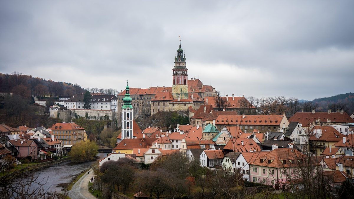 チェコの世界遺産「チェスキー・クルムロフ歴史地区」とは？「世界で一番美しい街」を紹介
