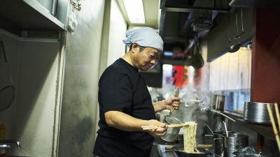 ラーメン屋店員の仕事を英語で説明！業務内容や日本のラーメン文化をわかりやすく紹介