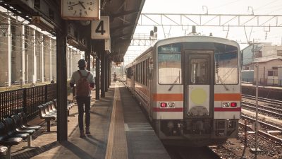 「交通の便がいい」を英語で何て言う？「アクセスがいい」など類似表現も解説！