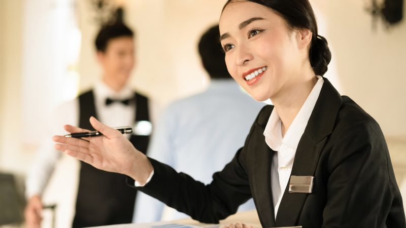 観光業の接客力向上！シーン別ロールプレイング英会話を習得して即戦力に