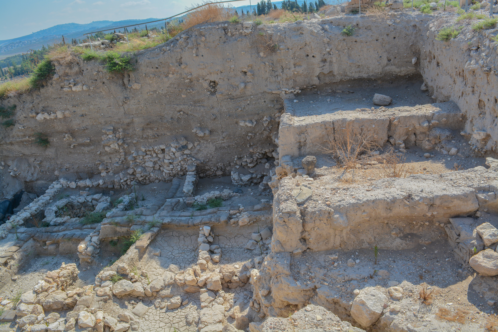 イスラエルの世界遺産「聖書時代の遺丘群-メギッド、ハツォール