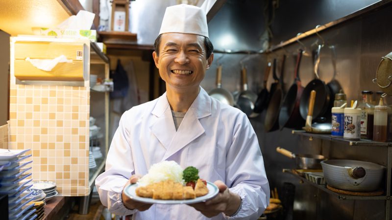 とんかつ屋店員｜定食の提供からおかわり案内まで！お役立ち英単語とロールプレイング