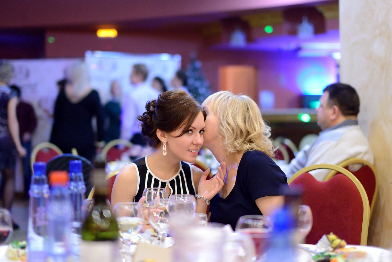 「同窓会の幹事」は"reunion organizer""reunion coordinator"