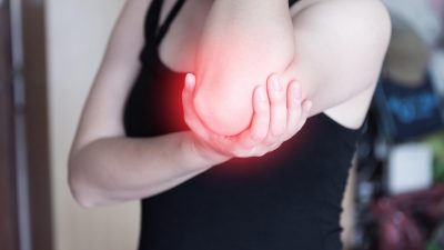 オノマトペ【ズキズキ】の英語とは？痛みを表すThrobbing painや関連表現を紹介