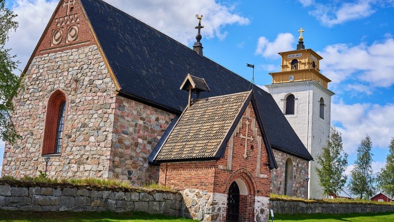 スウェーデンの世界遺産「ルーレオーのガンメルスタードの教会街」とは？木造の教会街を英語で歩く