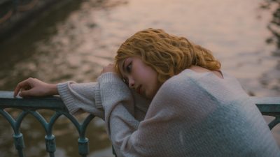 オノマトペ【モヤモヤ】の英語。Unclear/Vague feelingsを例文で紹介