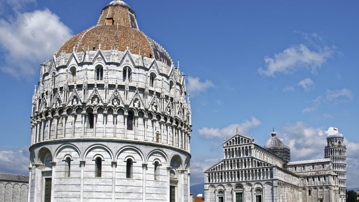 イタリアを代表する世界遺産の「ピサのドゥオモ広場（Piazza del Duomo, Pisa）」
