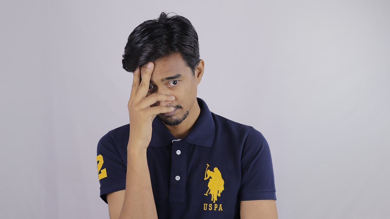 「貧乏ゆすり」は英語で"shaking one’s leg"