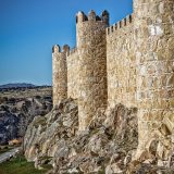 アビラ旧市街と市壁外の教会群とは？