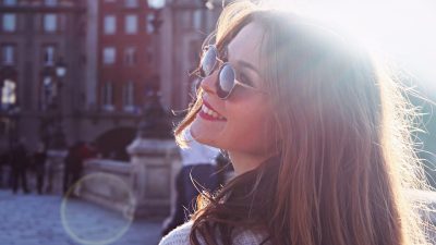 「無理しないでね」を英語で伝える！心遣いのための表現ポイント