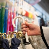 傘売り場店員｜機能説明から天候に合った提案まで！お役立ち英単語とロールプレイング