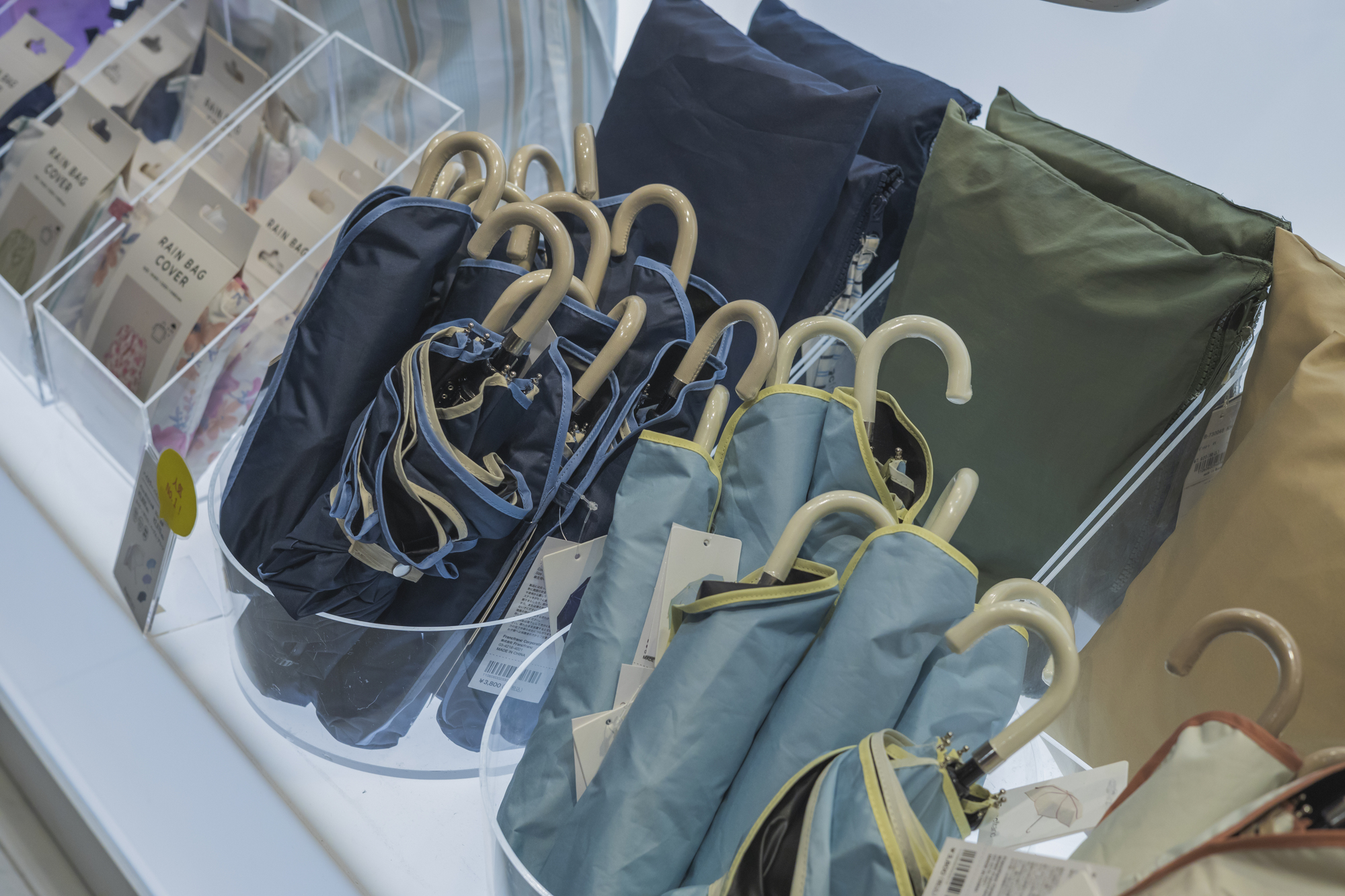 傘売り場店員の仕事を英語で説明！業務内容や日本の傘文化をわかりやすく紹介