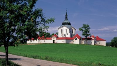 チェコの世界遺産「ゼレナー・ホラの聖ヤン・ネポムツキー巡礼教会」：星形の教会を英語で紹介