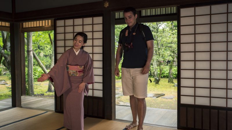 日本の旅館スタッフ｜お役立ち英単語とロールプレイングで英語力アップ！