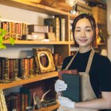 古本屋店員の仕事を英語で説明！業務内容や日本の古書文化をわかりやすく紹介