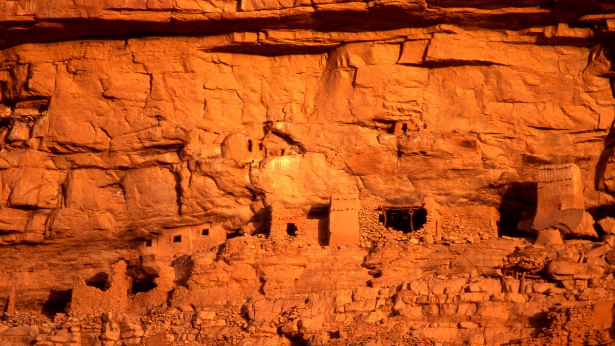 マリの秘境を英語で語ろう！世界遺産「バンディアガラの断崖（ドゴン人の地）」