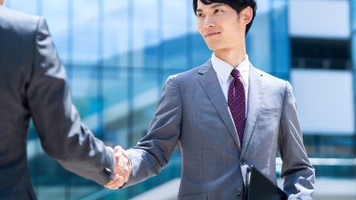 「微力ながら」を英語で伝える！ビジネスシーンでおすすめの謙虚な貢献フレーズ