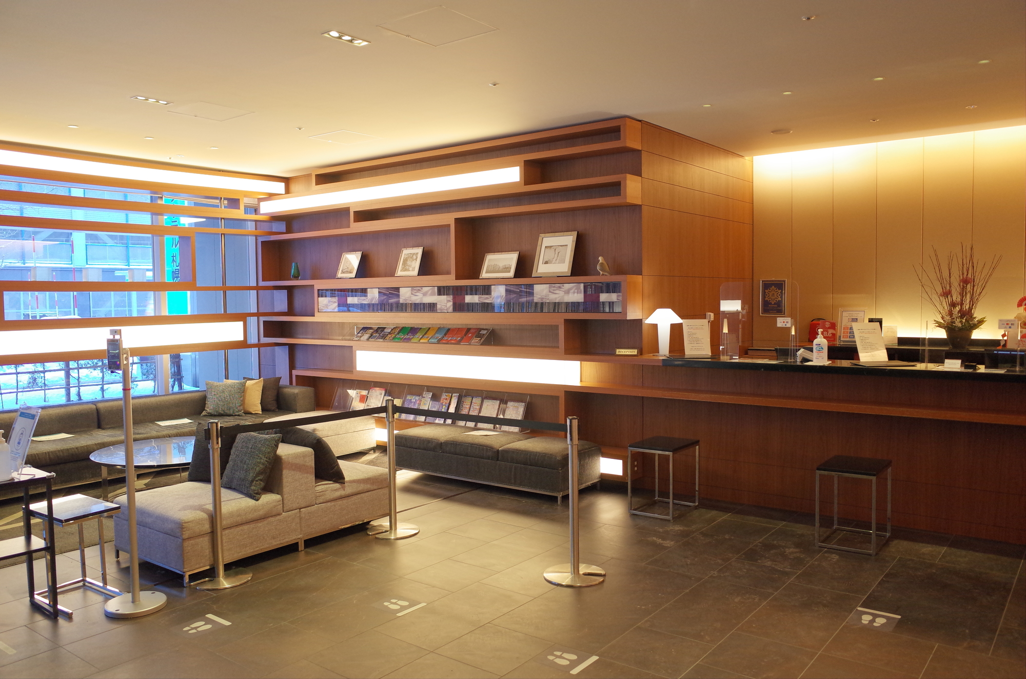 ブックホテルスタッフ向け｜英語で接客できるお役立ち英単語＆ロールプレイング完全ガイド