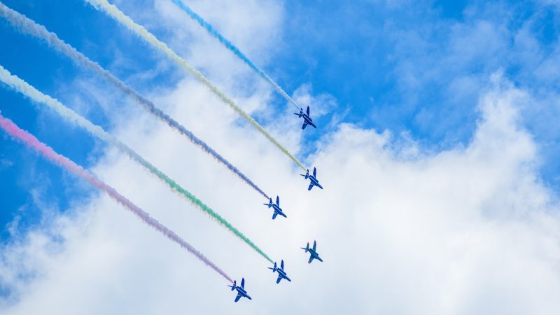 今話題の「ブルーインパルス」とは？万博再飛行について英語で話そう！
