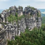 オノマトペ【デコボコ】の英語。2つの表現Uneven/Bumpyを例文で紹介