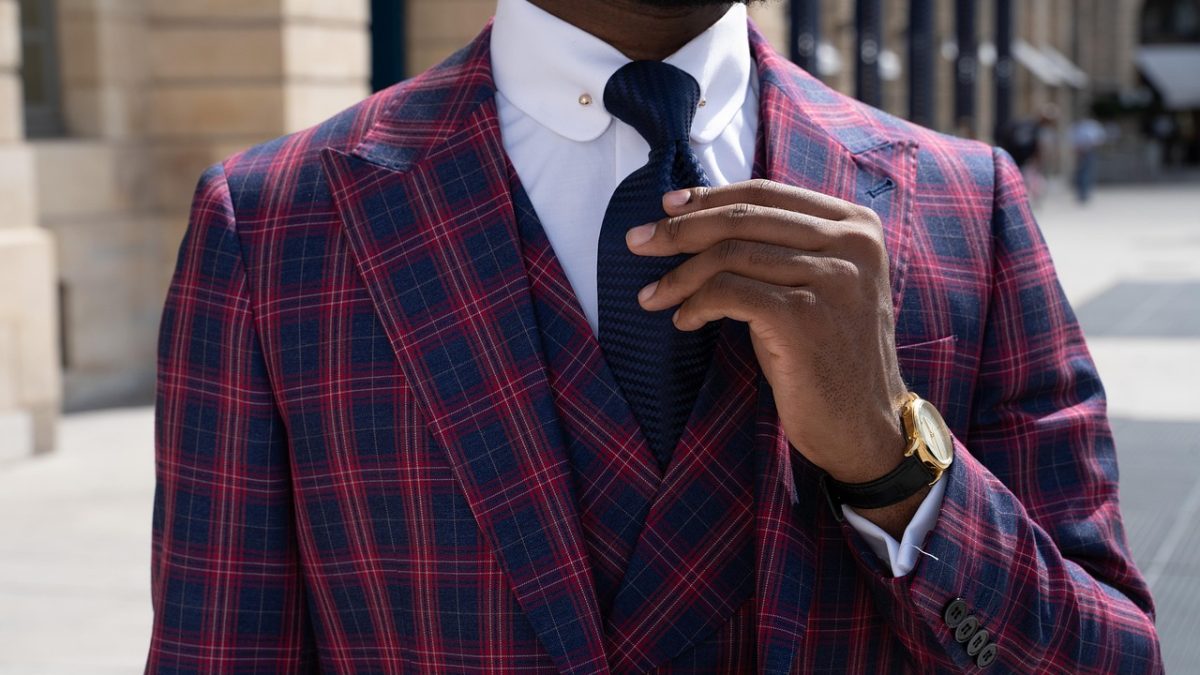 「身なりを整える」を英語で何て言う？身だしなみに関する表現を解説！