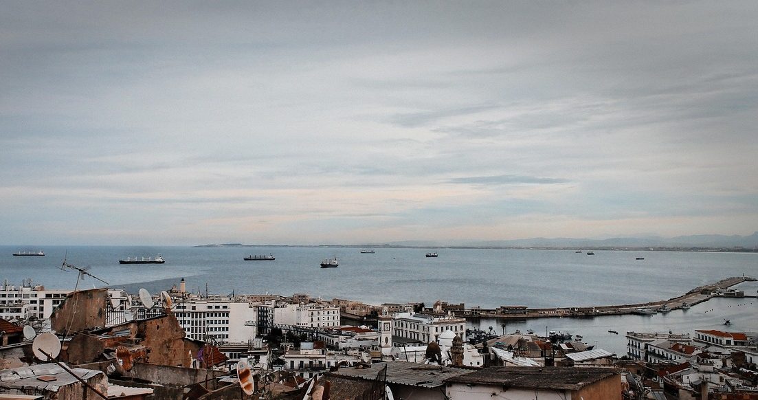 カスバの地理と立地