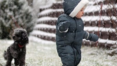 オノマトペ【ヨロヨロ】の英語。2つの表現”Tottering”と”Wobbling”を例文で紹介