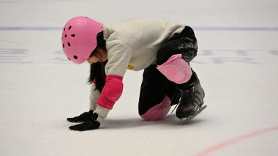 オノマトペ【ツルツル】の英語。2つの表現Slippery/Smoothを例文で紹介