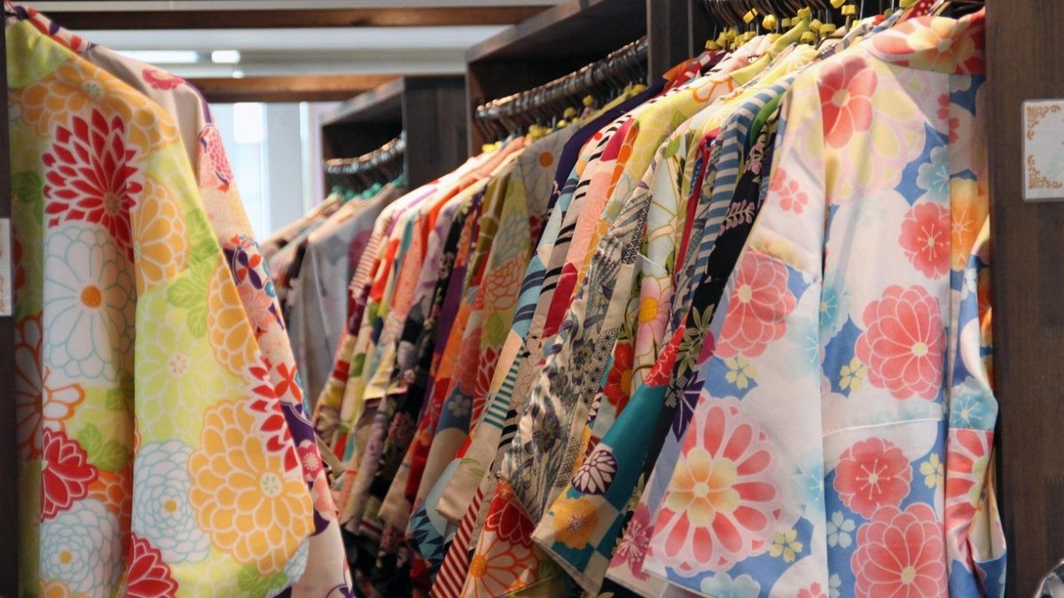 呉服店（着物専門店）店員の仕事を英語で説明！業務内容や日本の着物文化をわかりやすく紹介