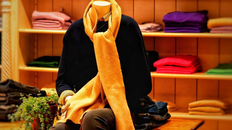 スカーフ売り場店員の仕事を英語で説明！業務内容や日本のスカーフ文化をわかりやすく紹介