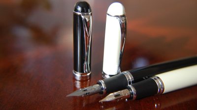 万年筆・インク専門店店員の仕事を英語で説明！業務内容から文化背景までわかりやすく紹介