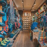 登山靴・トレッキングシューズ売り場店員｜お役立ち英単語とロールプレイング