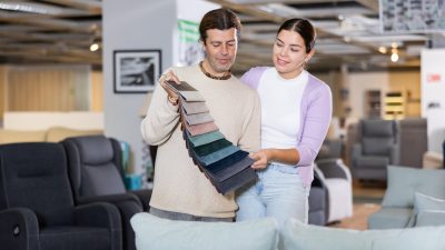 家具・インテリア専門店店員｜素材説明からコーデ提案まで！お役立ち英単語とロールプレイング