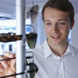 サングラス売り場店員｜紫外線カット説明からファッション提案まで！お役立ち英単語とロールプレイング