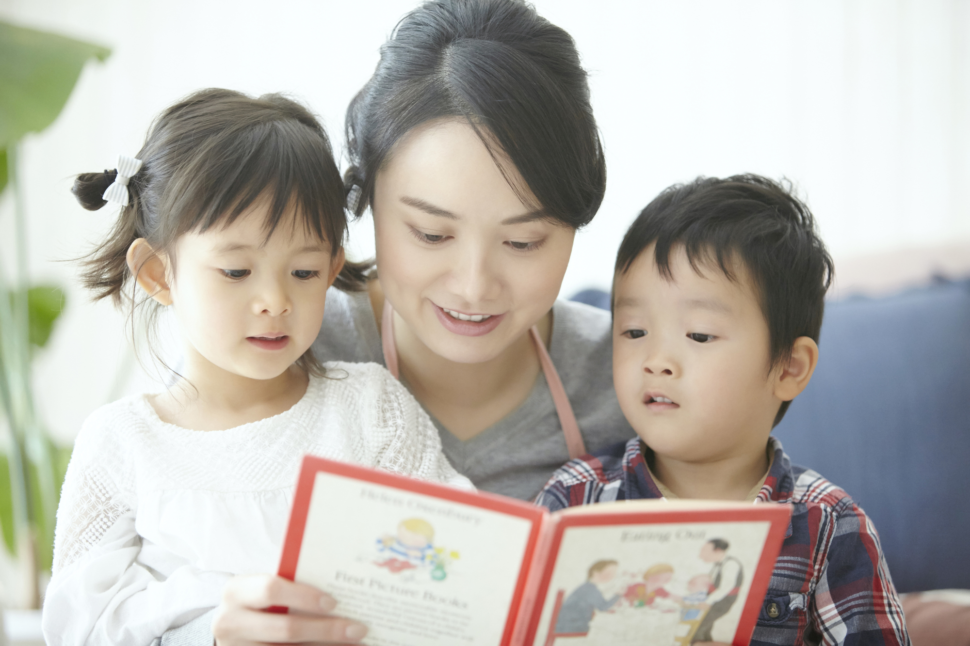 AI時代の”読み聞かせ”革命：英語絵本はAIとどう付き合う？バイリンガル保育園での実証も紹介