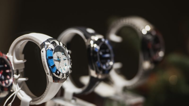 腕時計売り場店員｜ブランド説明から機能案内まで！お役立ち英単語とロールプレイング