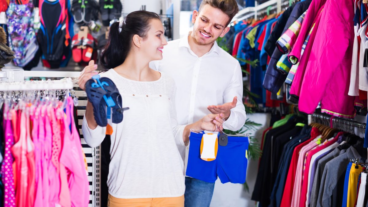 水着売り場店員｜種類や機能説明から用途別の案内まで！お役立ち英単語とロールプレイング