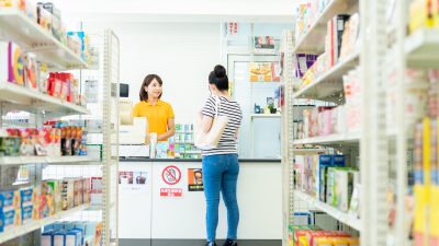 外国人が来店しても安心！コンビニ店員が使えるお役立ち英単語とロールプレイング