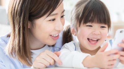 家庭で使える！保育士おすすめ「AI英語おもちゃ＆アプリ」６選【2025年版】