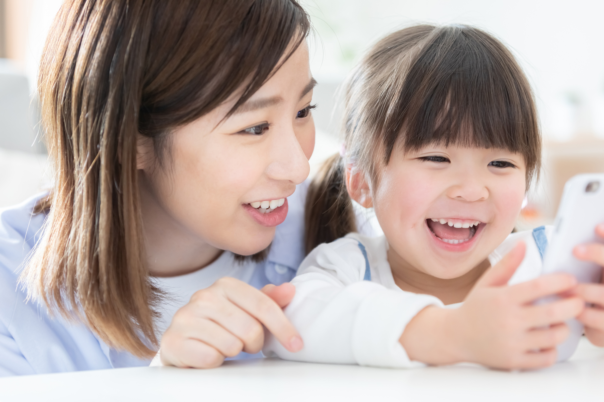 家庭で使える！保育士おすすめ「AI英語おもちゃ＆アプリ」６選【2025年版】