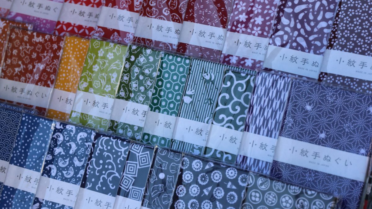 手ぬぐい・和雑貨専門店店員の仕事を英語で説明！業務内容や日本の和雑貨文化をわかりやすく紹介