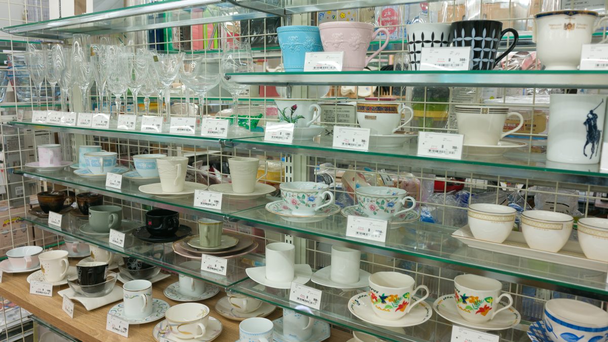 リサイクルショップ店員の仕事を英語で説明！業務内容や日本のリサイクル文化をわかりやすく紹介