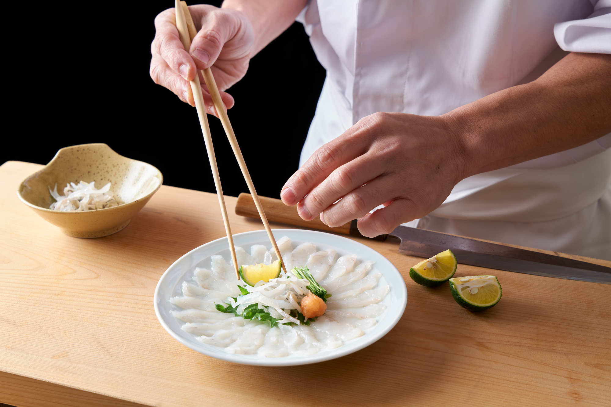 フグ料理専門店店員の仕事を英語で説明！安全な食べ方や日本のフグ文化