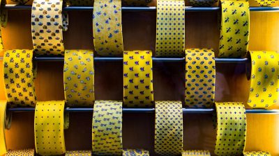 ネクタイ売り場店員｜柄や素材の説明からギフト対応まで！お役立ち英単語とロールプレイング