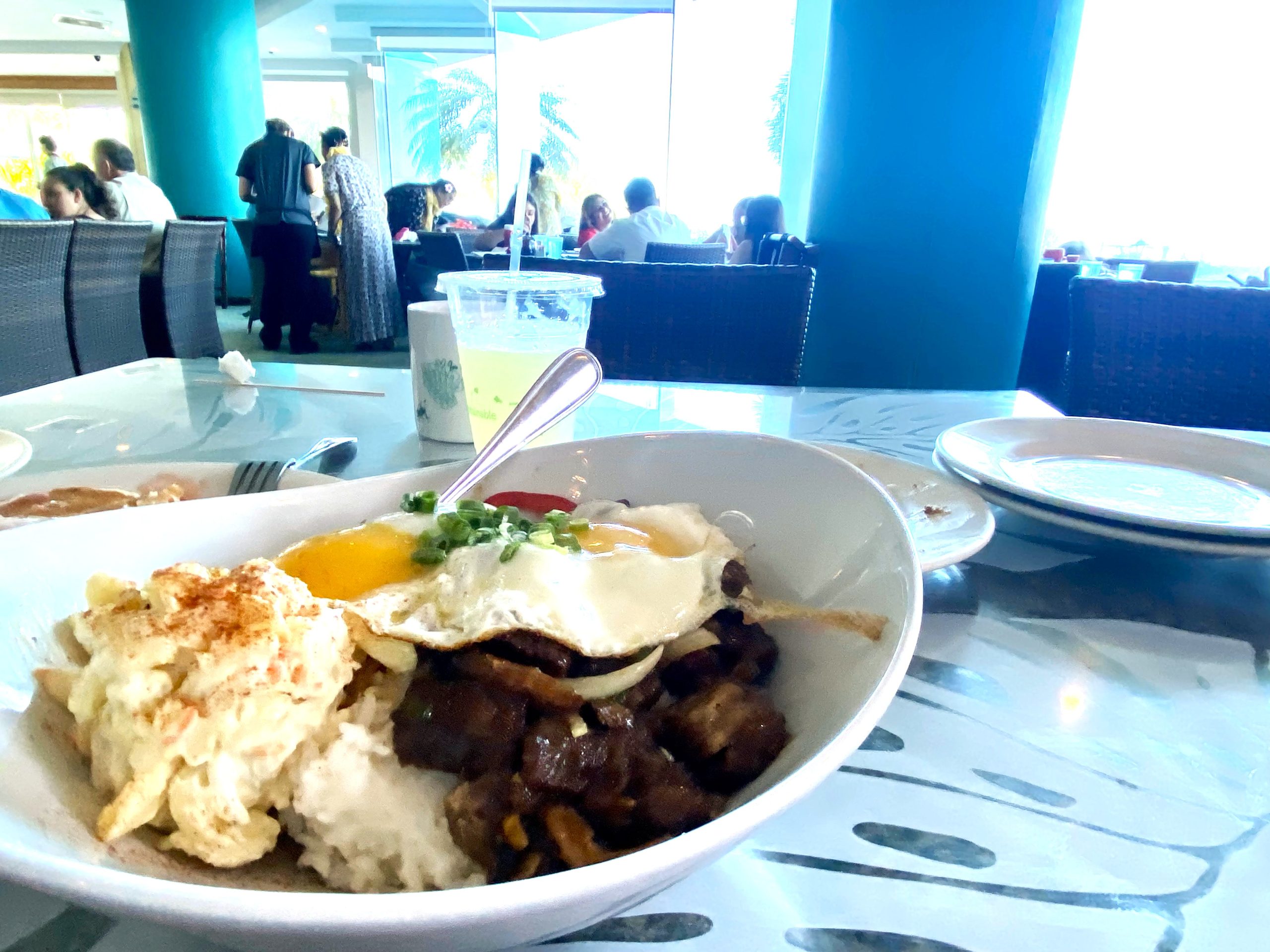 お店で人気&おすすめの食事を聞く英会話例文