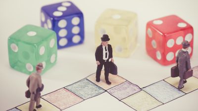 「すごろく」を英語で何て言う？ボードゲームで使える表現を解説！