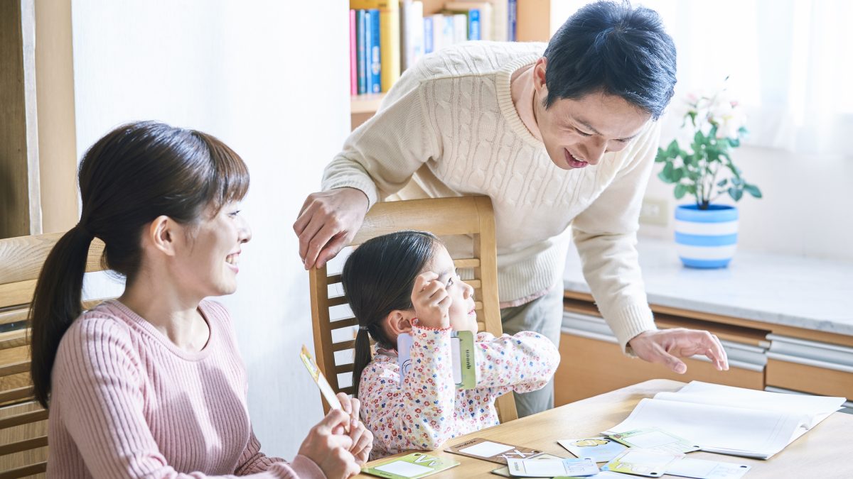 “5分でできる”英語あそびアイデア10選：忙しい共働き家庭でも続けられる工夫とは？