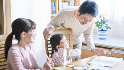 “5分でできる”英語あそびアイデア10選：忙しい共働き家庭でも続けられる工夫とは？