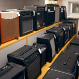 オーディオ機器売り場店員の仕事を英語で説明！業務内容や日本のオーディオ文化をわかりやすく紹介