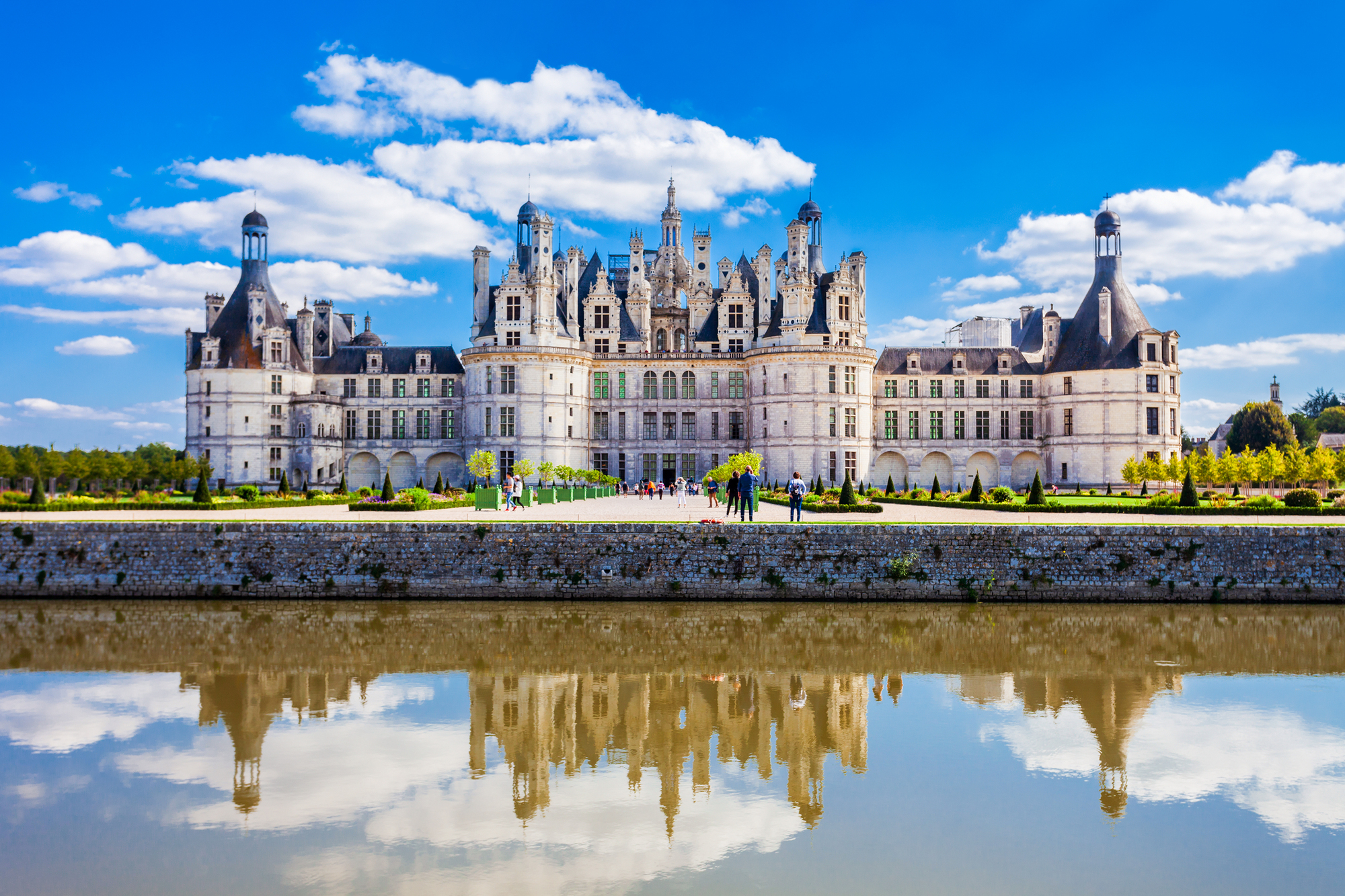 LES CHATEAUX DE LA LOIRE ロワール渓谷の城 仏語 洋書 Amazon.co.jp: 城 アゼ=ル=リドー城 - ロワール渓谷、フランス